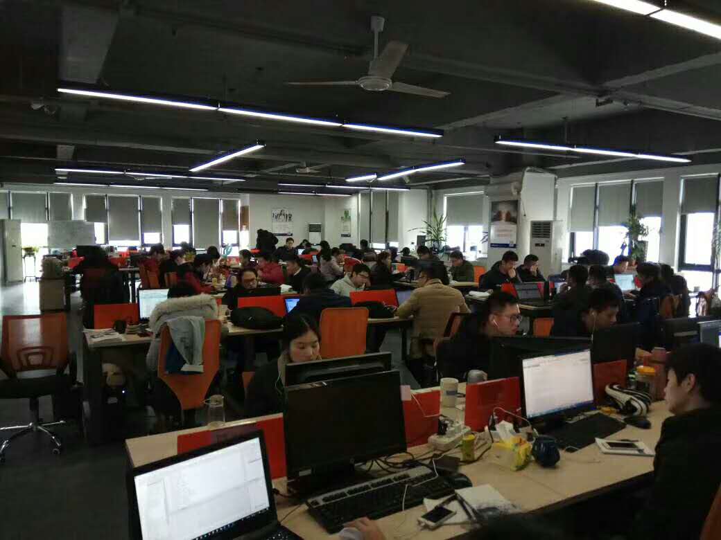 2019年众人行祝福您和您的家人身体安康、生意兴隆