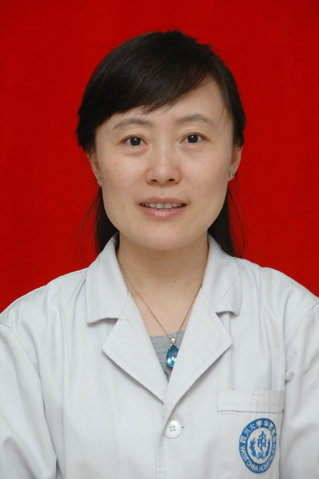 主任带领的四川大学华西医院皮肤科50余名医技护人员所组成的专家团队
