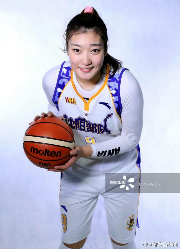 沈部丹东裕龙女篮恭祝全国球迷朋友们新年快乐!